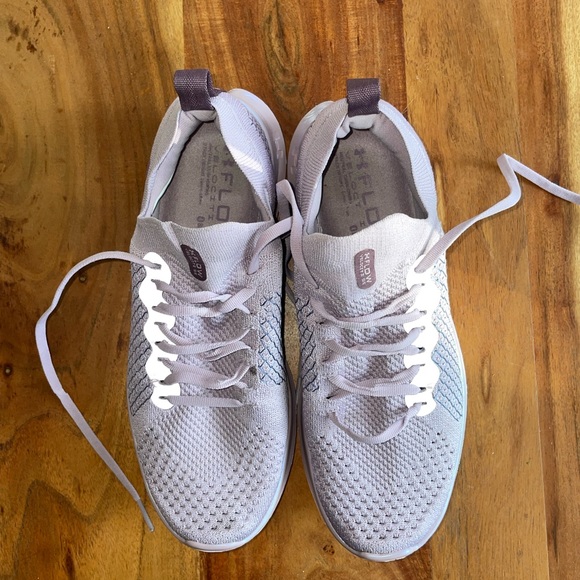 Under Armour running shoes - Picture 4 of 5